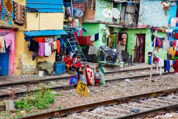 Delhi Indien Mars 2020 Delhi Förorter Tåg Järnväg Fattigdom Livsmiljö — Stockfoto