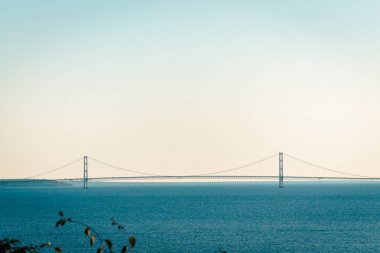 Güçlü Mackinac Köprüsü