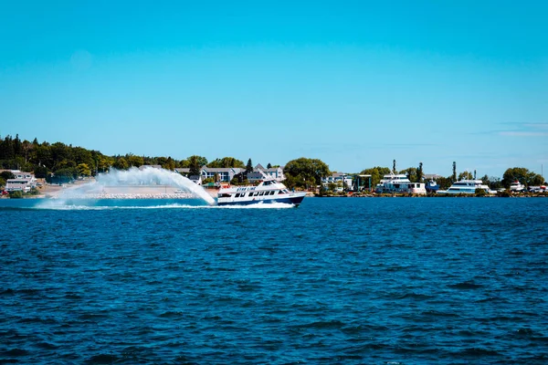 Barco Saliendo Ignace Lago Michigan — Foto de Stock