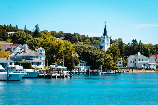 Harbor Gölü Huron adadan Mackinac görünümünü
