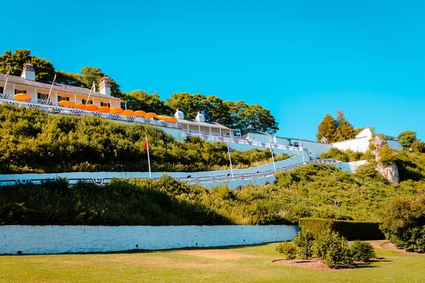 Tarihi Fort Mackinac Mackinac ada sokaklarından