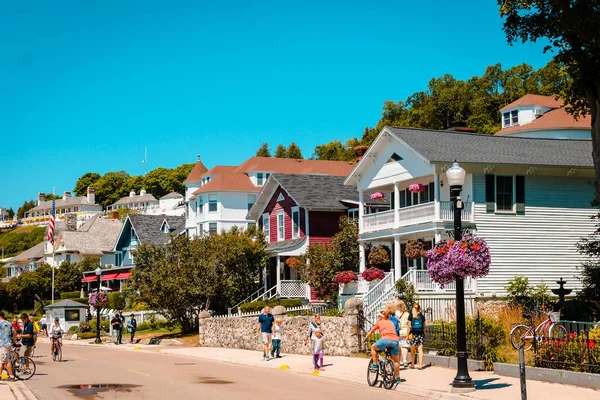 Bazı downtown Mackinac Island yakınındaki evlerin