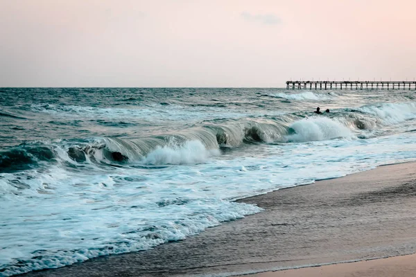 Ocean Isle Beach, sahilde çökmesini dalgalar
