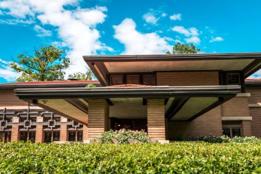 Grand Rapids Michigan 'daki sokaktan Frank Lloyd Wright tarafından inşa edilen Meyer May evinin fotoğrafı.
