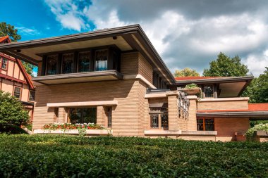 Grand Rapids Michigan 'daki Meyer May evinin yanında.