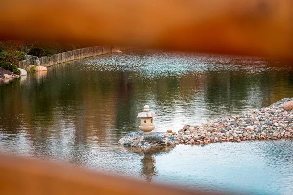 Stone Lantern Lake Shot Slats Bridge — 스톡 사진