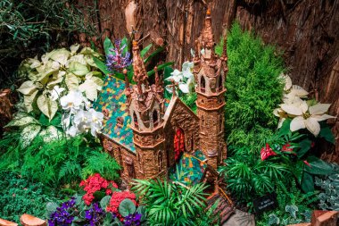 Frederik Meijer Bahçeleri 'ndeki tren bahçesindeki bir kilisenin modeli.