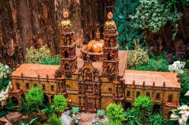 Frederik Meijer Bahçeleri 'ndeki tren bahçesinde dünyanın dört bir yanındaki ünlü simgelerin modeli.