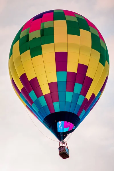 Zbliżenie Ujęcia Balonu Ogrzane Powietrze Pokazie Lotniczym — Zdjęcie stockowe