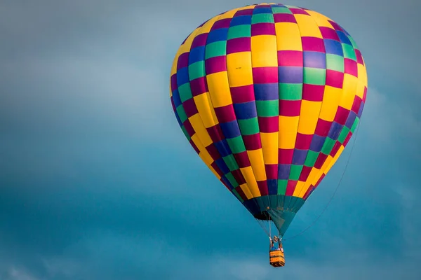 Nahaufnahme Eines Himmel Fliegenden Heißluftballons Auf Einer Flugshow — Stockfoto