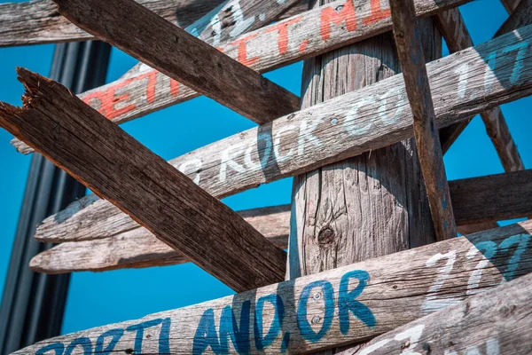 Assine Post Apontando Para Diferentes Cidades Uma Praia South Haven — Fotografia de Stock