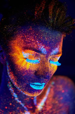 UV portre kadar kapatın