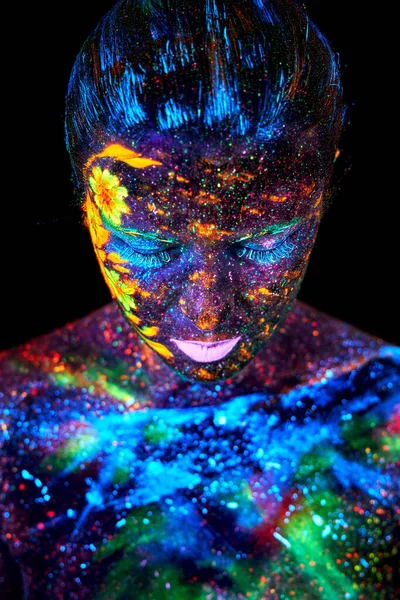 창조적 Portrait Glowin Neon Body Painting — 스톡 사진