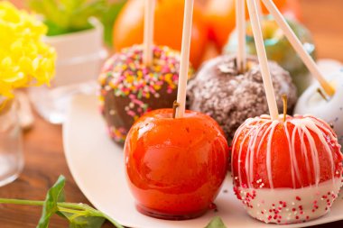 Sana bir şey söyleyeyim mi? Sana bir şey söyleyeyim mi? Hayır, hayır.