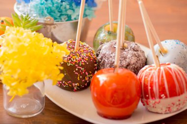 Sana bir şey söyleyeyim mi? Sana bir şey söyleyeyim mi? Hayır, hayır.