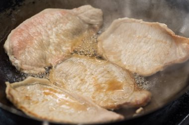 Sana bir şey söyleyeyim mi? Sana bir şey söyleyeyim mi? Hayır, hayır.