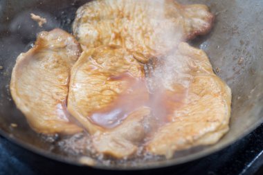 Sana bir şey söyleyeyim mi? Sana bir şey söyleyeyim mi? Hayır, hayır.