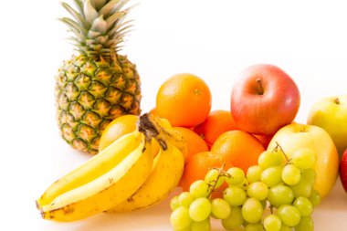 Çok çeşitli meyve fotoğrafları var.