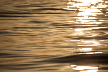 Geminin tepesinden gün batımı görüldü.