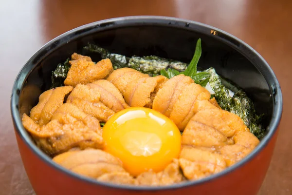 Возьмите Вкусную Миску Морепродуктов Японском Ресторане Суши — стоковое фото