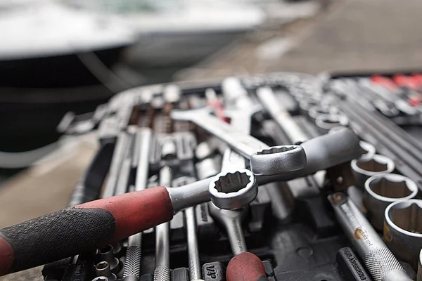 Japon tekne bakım manzarası ve aletleri