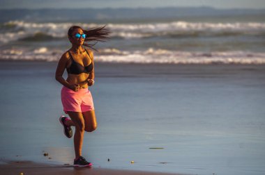 genç çekici Asya Çin bea çalışan runner kadın spor