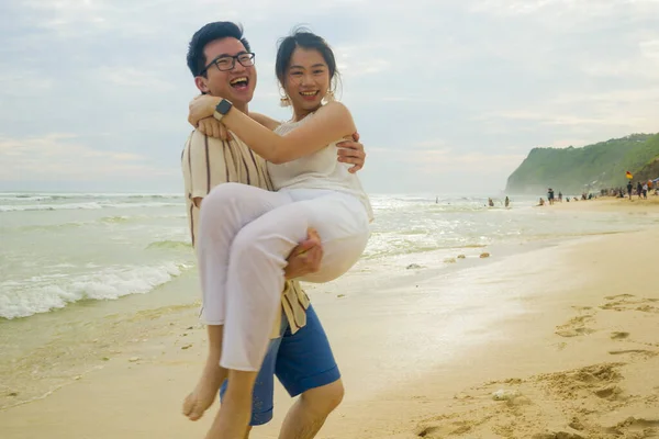 Doce Romântico Estilo Vida Retrato Jovem Feliz Asiático Casal Coreano — Fotografia de Stock