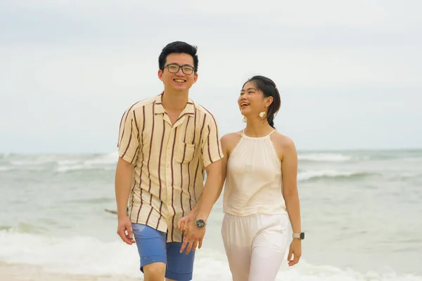 Doce Romântico Estilo Vida Retrato Jovem Feliz Asiático Casal Coreano — Fotografia de Stock