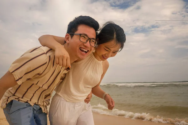 Doce Romântico Estilo Vida Retrato Jovem Casal Asiático Coreano Apaixonado — Fotografia de Stock