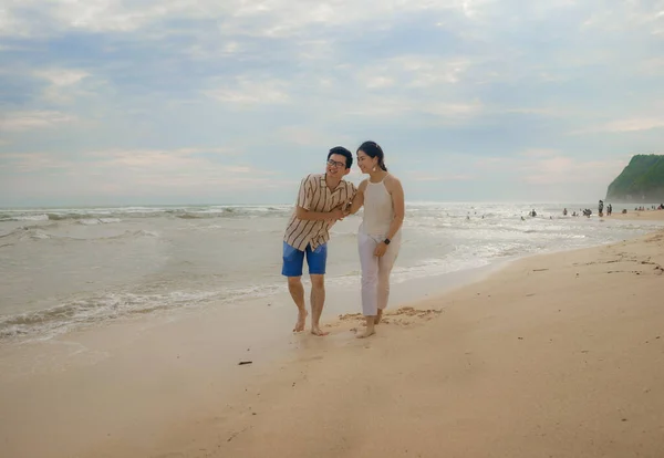 Doce Romântico Estilo Vida Retrato Jovem Casal Asiático Coreano Apaixonado — Fotografia de Stock