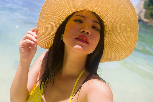 Jeune Femme Chinoise Asiatique Attrayante Heureuse Pamela Chapeau Été Bikini — Photo