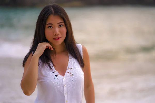 Estilo Vida Aire Libre Retrato Joven Hermosa Feliz Mujer China — Foto de Stock