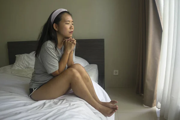 Joven Hermosa Mujer Coreana Asiática Triste Deprimida Banda Pelo Ropa —  Fotos de Stock