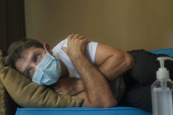 Enfermement Virus Covid Homme Triste Inquiet Dans Trentaine Quarantaine Couvert — Photo