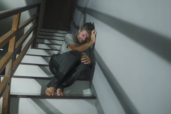 Skräckfilm Stil Porträtt Ledsen Och Desperat Man Lider Depression Problem — Stockfoto