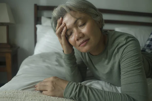 Crisis Señora Madura Atractiva Mujer Mediana Edad Con Pelo Gris —  Fotos de Stock