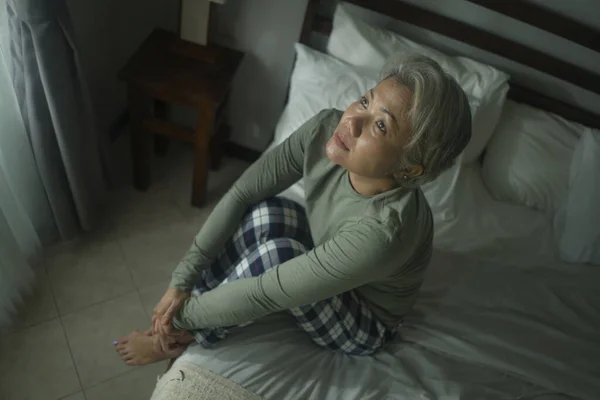 Reife Dame Krise Drinnen Lebensstil Porträt Von Frau Mittleren Alters — Stockfoto