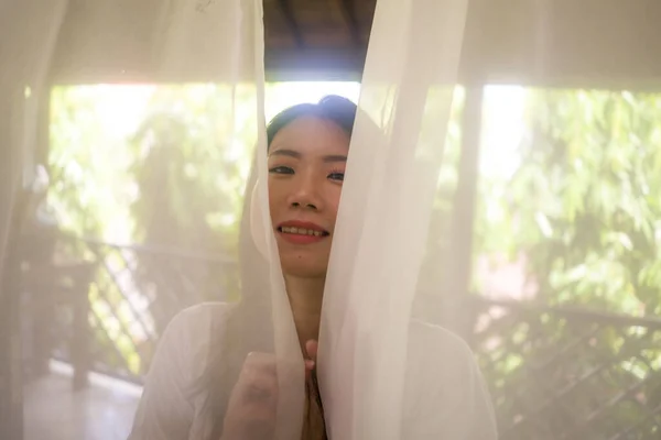 Estilo Vida Retrato Joven Hermosa Feliz Mujer Japonesa Asiática Tomando — Foto de Stock