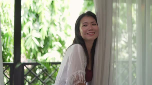 Slow Motion Lifestyle Tracking Gimbal Shot Young Beautiful Happy Asian — Vídeo de Stock