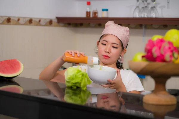 Retrato Estilo Vida Jovem Bonita Feliz Asiática Japonesa Mulher Casa — Fotografia de Stock