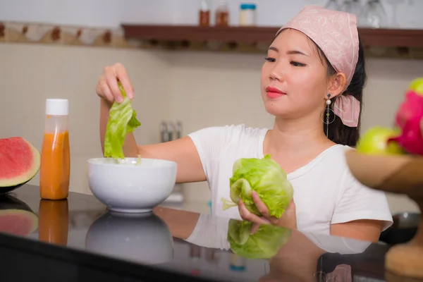 Retrato Estilo Vida Jovem Bonita Feliz Mulher Asiática Coreana Casa — Fotografia de Stock