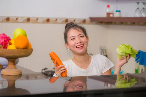 Comida Vegetal Dieta Retrato Estilo Vida Casa Mulher Japonesa Asiática — Fotografia de Stock