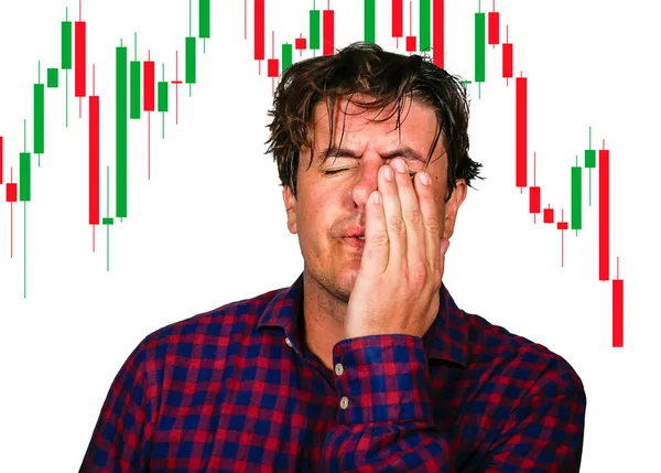 為替および株式市場の取引ストレスとリスク クレイジーストレスと絶望的なアマチュアトレーダー男性と投資家は 間違った投資感情で取引を失うことからお金を吹いて動揺 — ストック写真