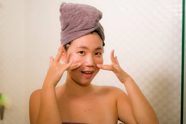 Casa Estilo Vida Retrato Joven Hermosa Feliz Mujer Coreana Asiática — Foto de Stock