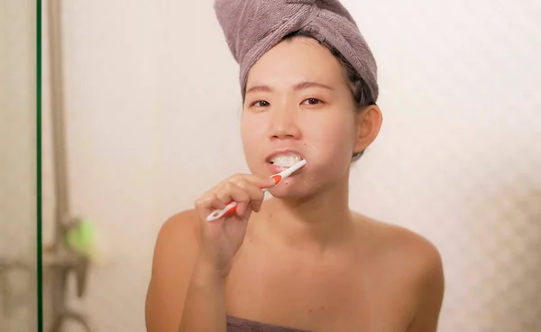 Domestic Lifestyle Portrait Young Happy Beautiful Asian Chinese Woman Brushing — Stock Photo, Image