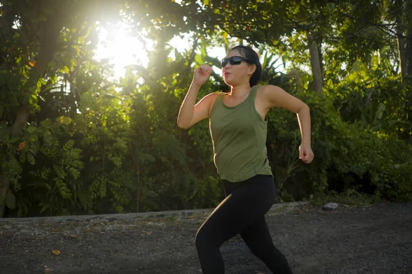 Outdoor Running Giovane Donna Coreana Asiatica Felice Dedicata Che Jogging — Foto Stock