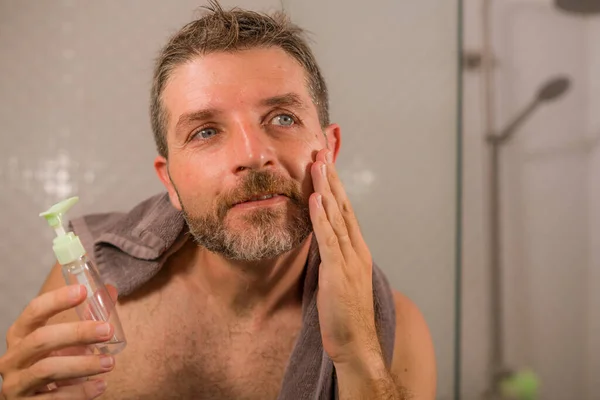 Home Lifestyle Portrait Young Happy Attractive Man Applying Moisturizer Cream — Stock Photo, Image