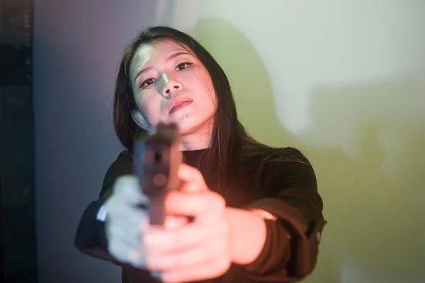 Retrato Cinematográfico Joven Atractivo Peligroso Agente Especial Mujer Espía Asiático — Foto de Stock