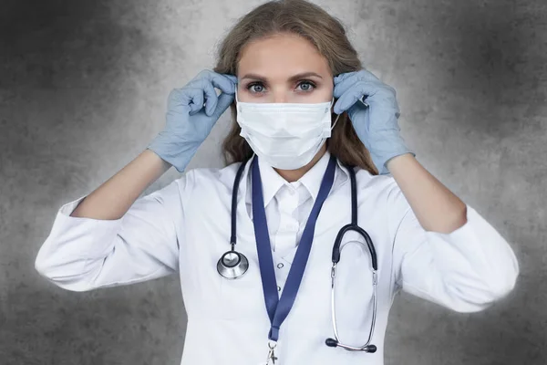 Medicinsk Personal Förebyggande Utrustning Mot Coronavirus Kvinna Läkare Med Fingrarna — Stockfoto