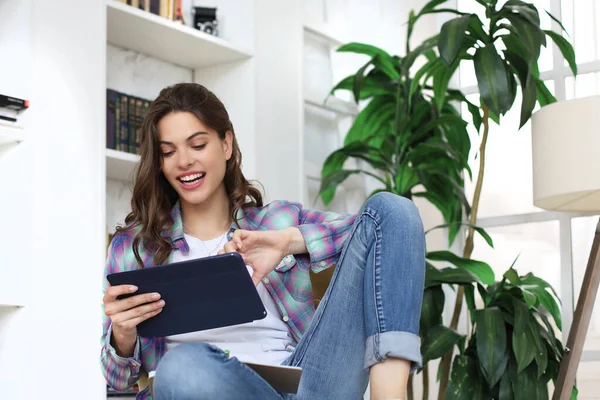 Smiling Young Female Sitting Floor Living Room Student Studying Home — Stock Photo, Image